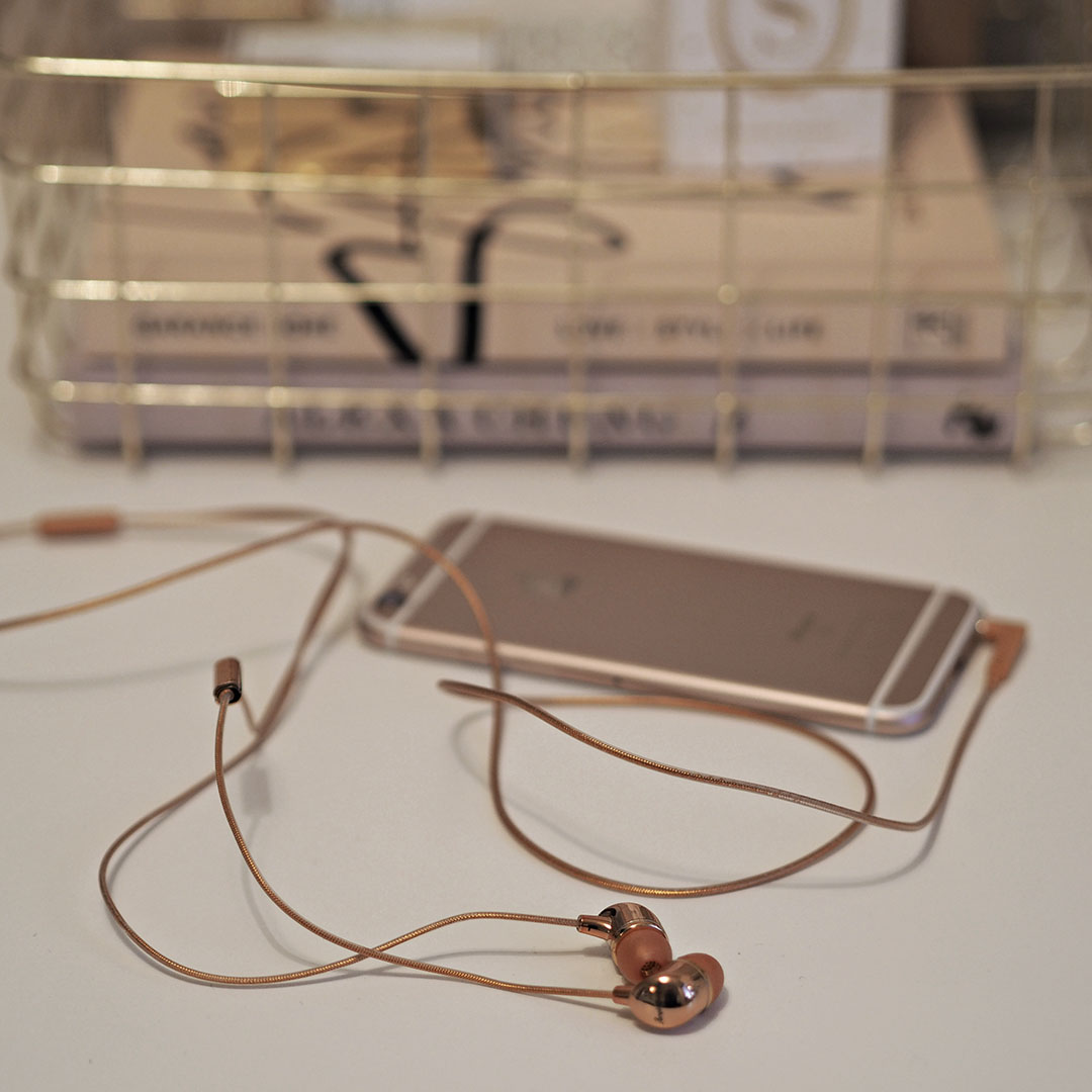 happy plugs rose gold in-ear headphones